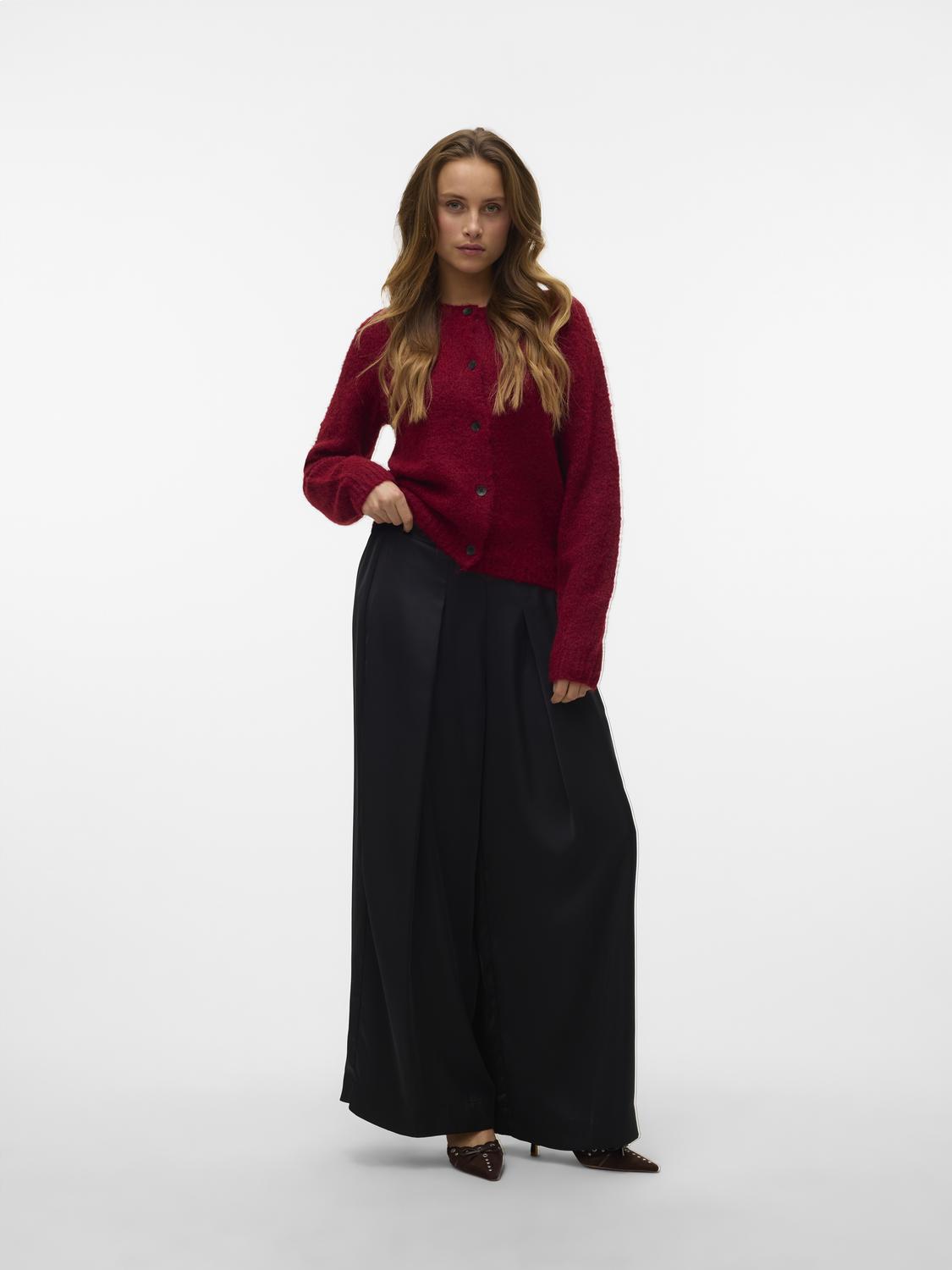 model_shot-front_full